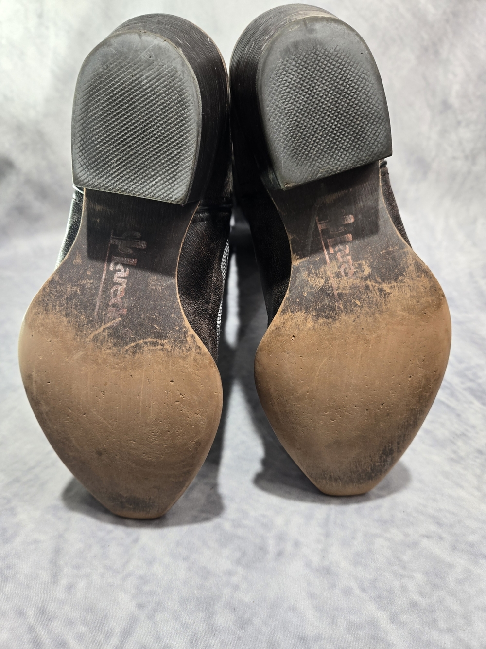 Women's Distressed Brown Embroidered Western Boots - Picture 6 of 7